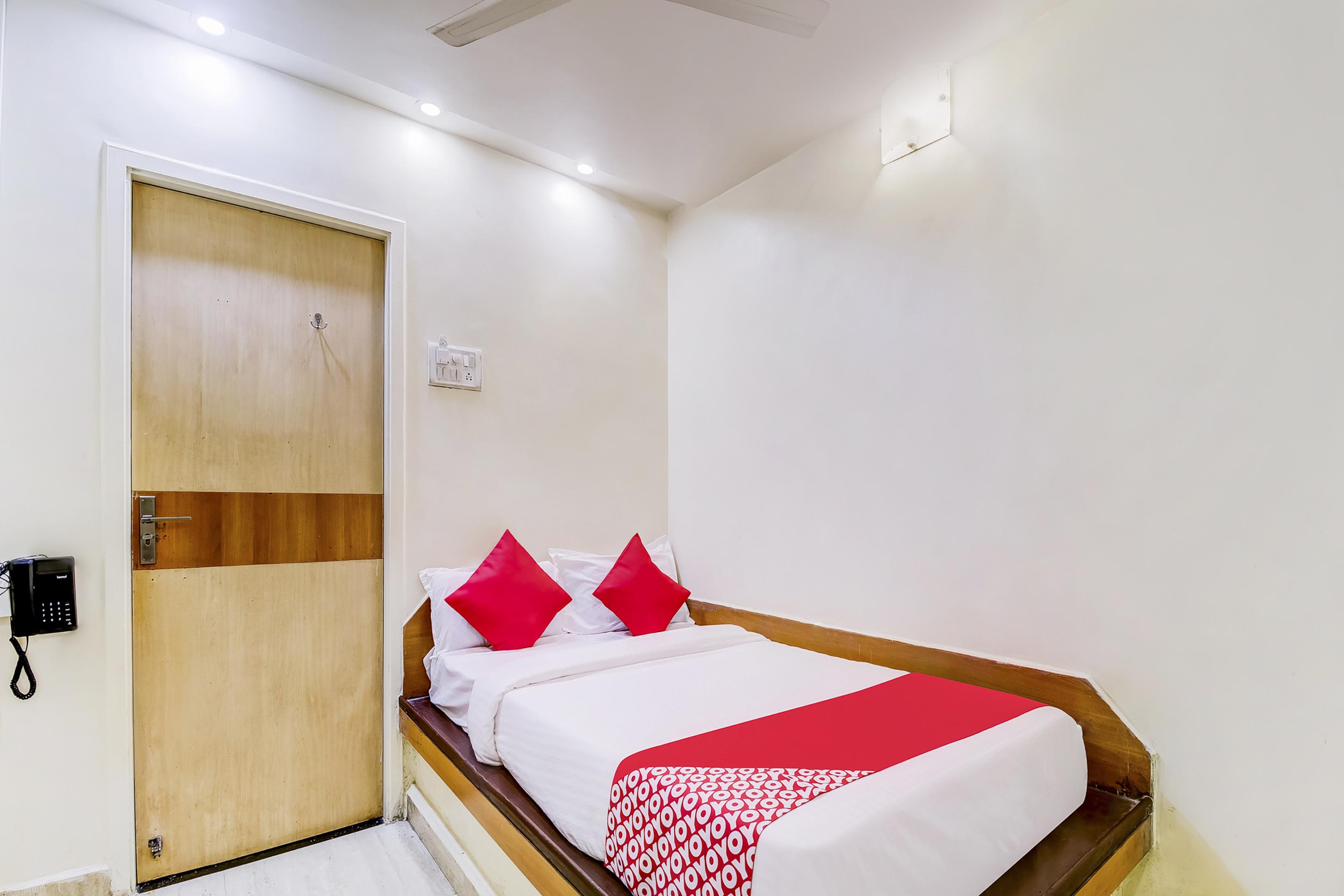 Super Oyo Hotel Dreamland 뭄바이 외부 사진