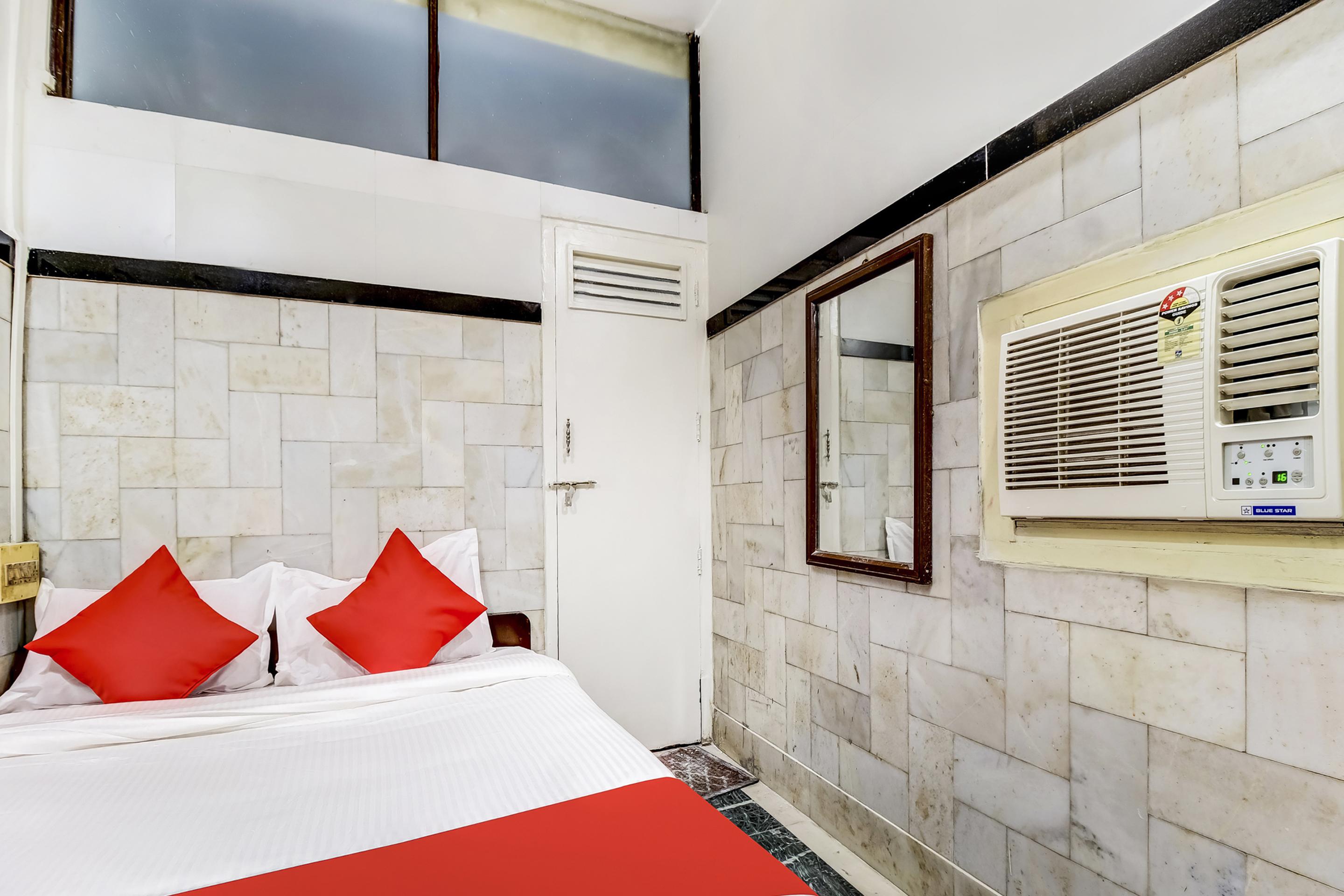 Super Oyo Hotel Dreamland 뭄바이 외부 사진