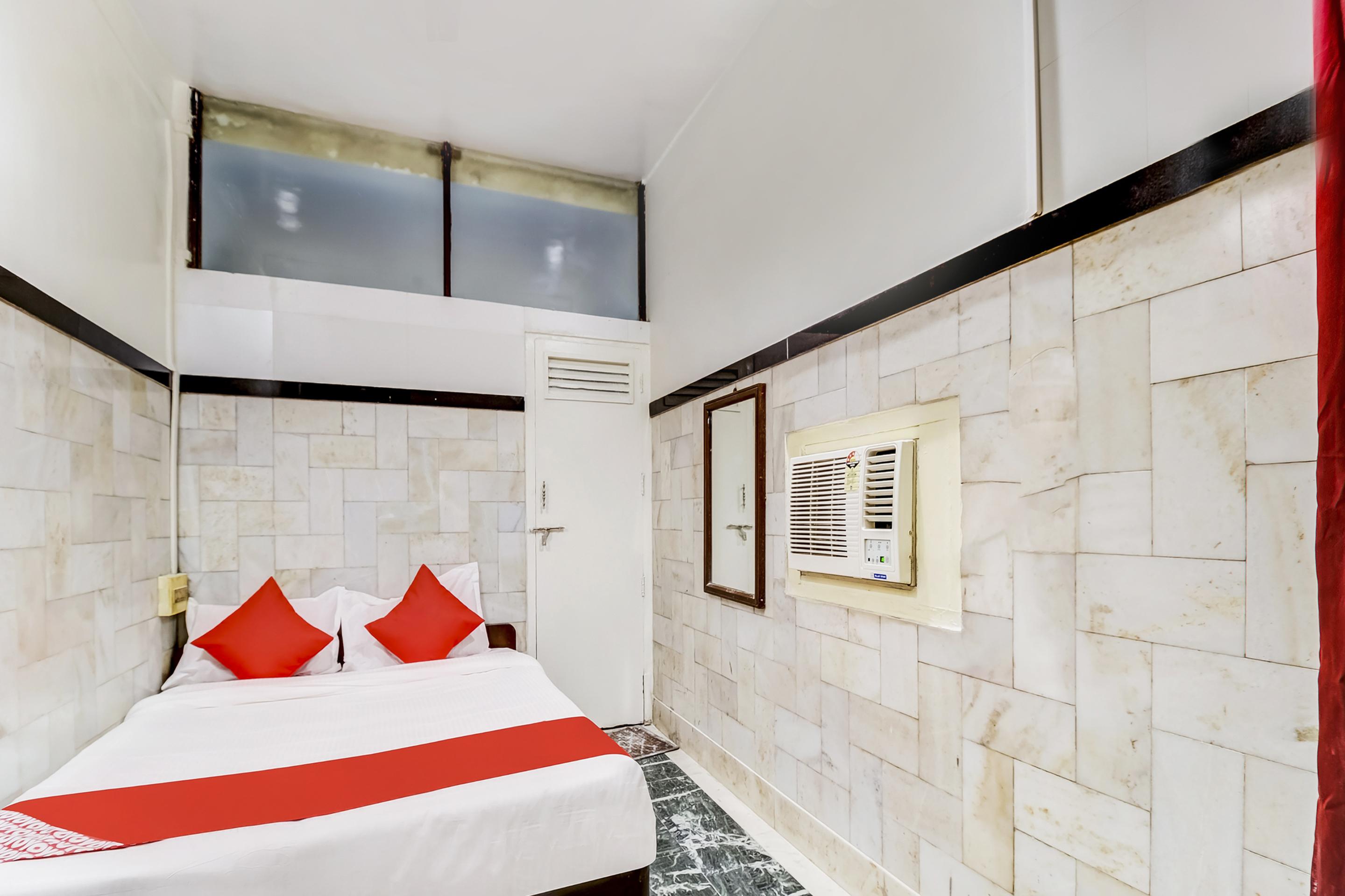 Super Oyo Hotel Dreamland 뭄바이 외부 사진