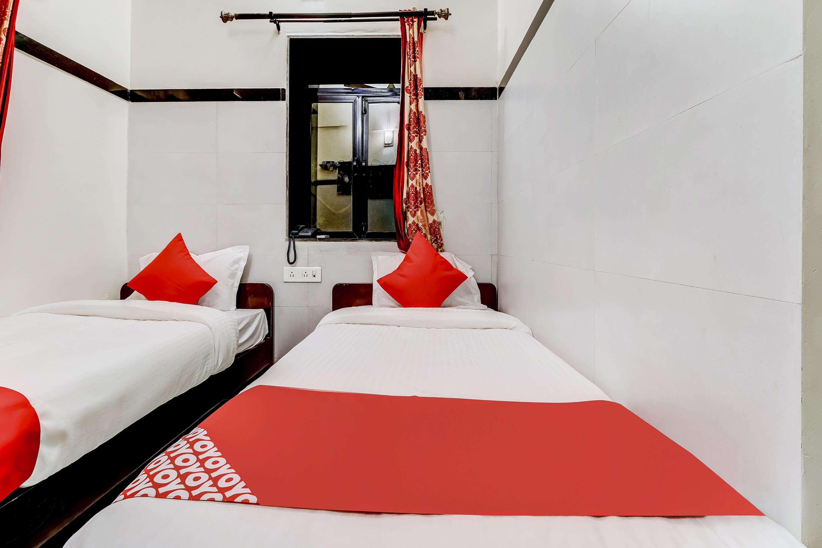 Super Oyo Hotel Dreamland 뭄바이 외부 사진