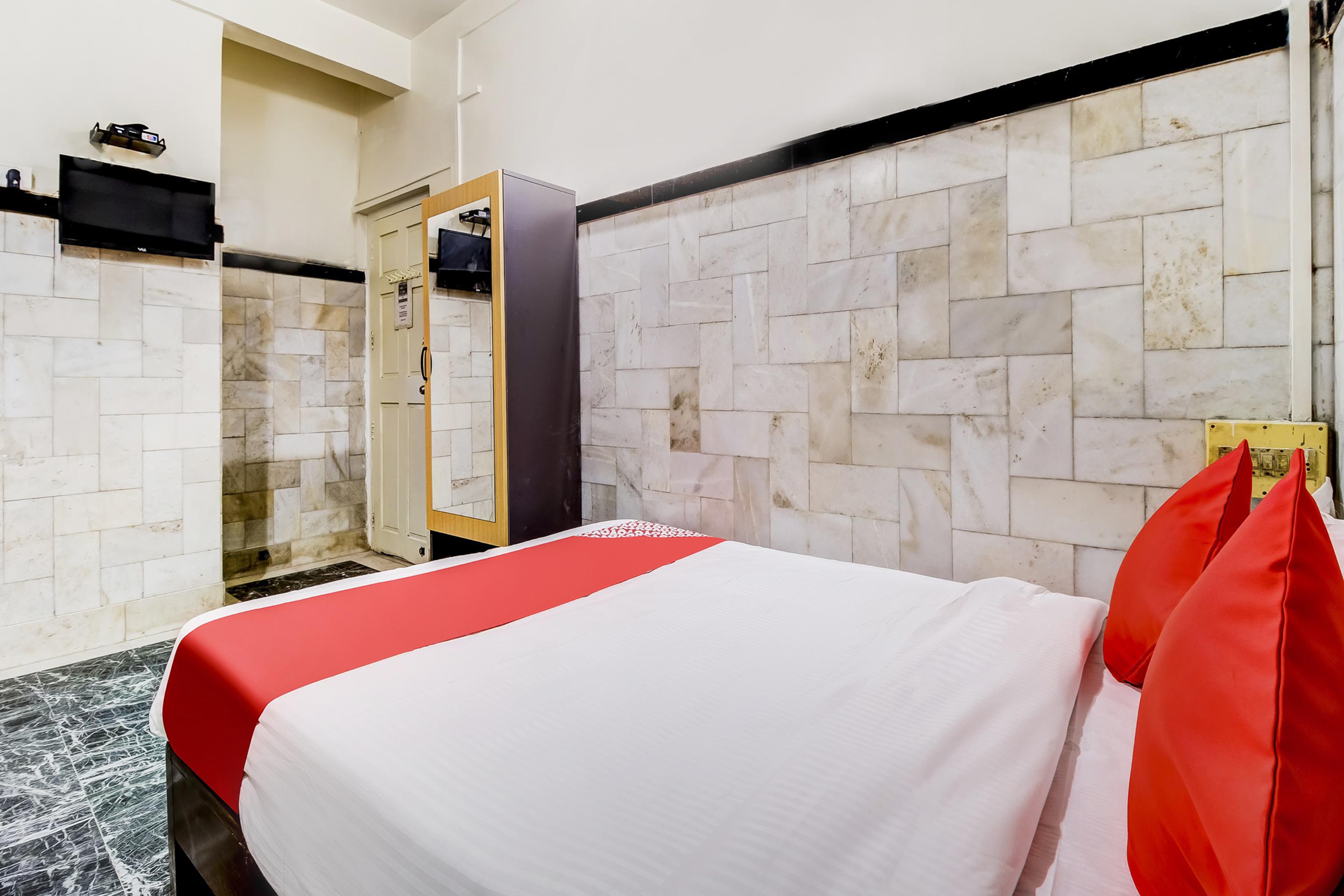 Super Oyo Hotel Dreamland 뭄바이 외부 사진