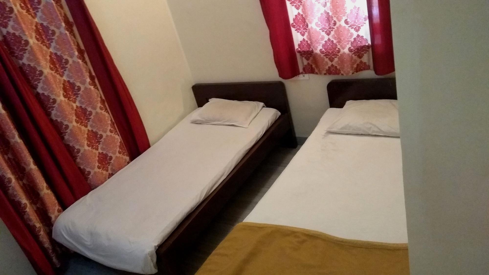 Super Oyo Hotel Dreamland 뭄바이 외부 사진