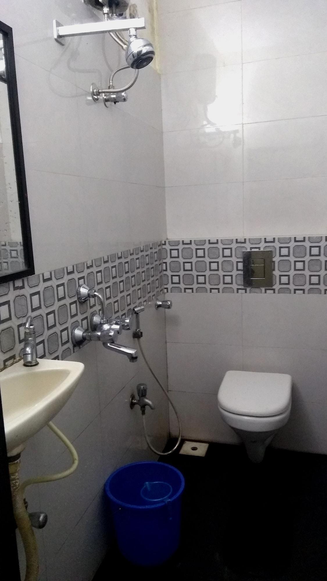 Super Oyo Hotel Dreamland 뭄바이 외부 사진