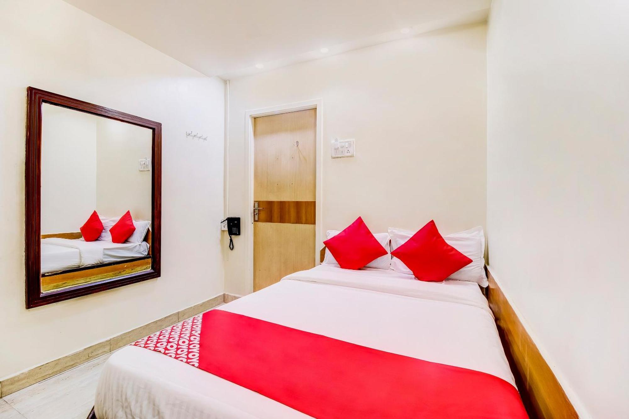 Super Oyo Hotel Dreamland 뭄바이 외부 사진
