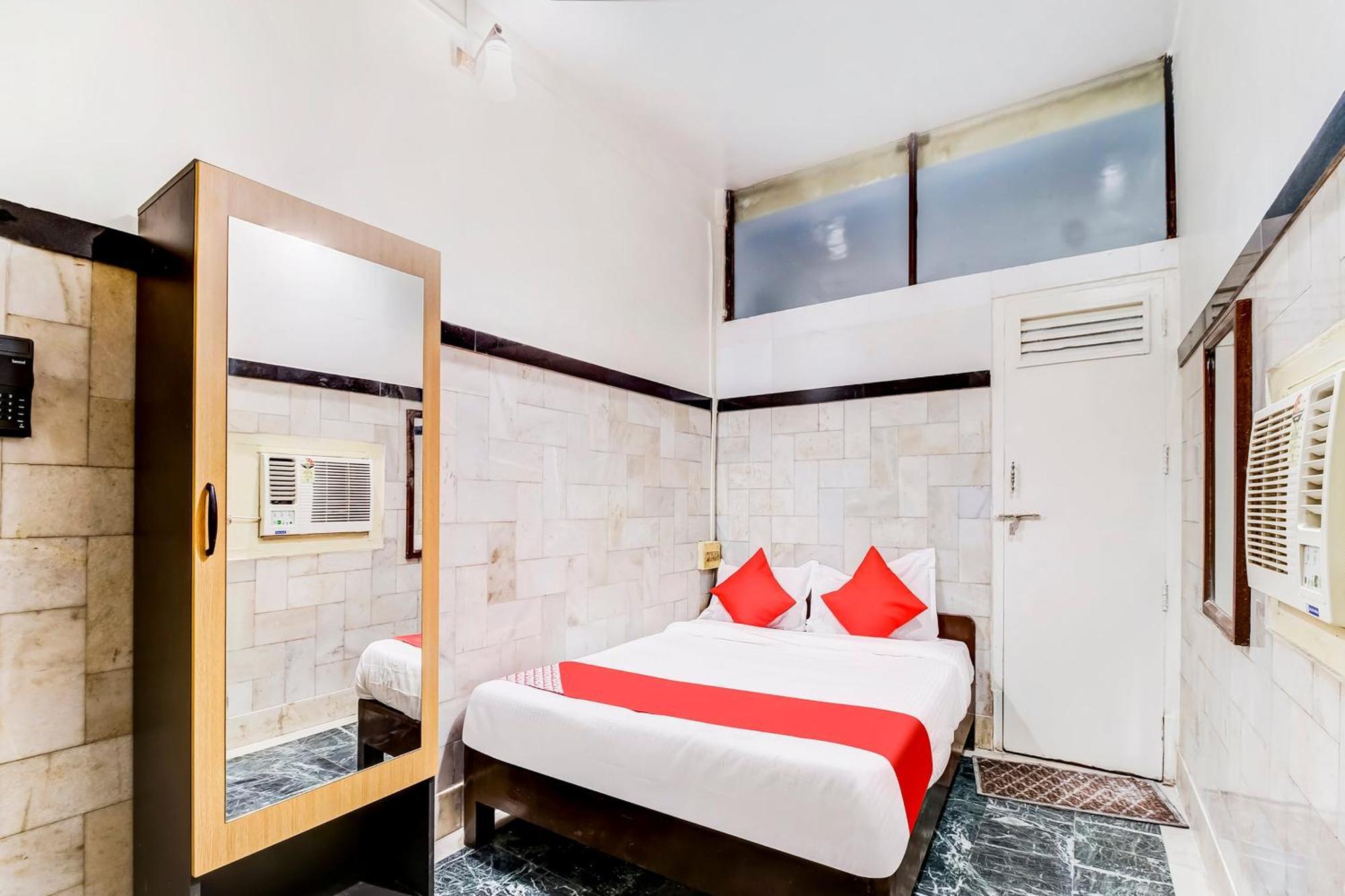 Super Oyo Hotel Dreamland 뭄바이 외부 사진