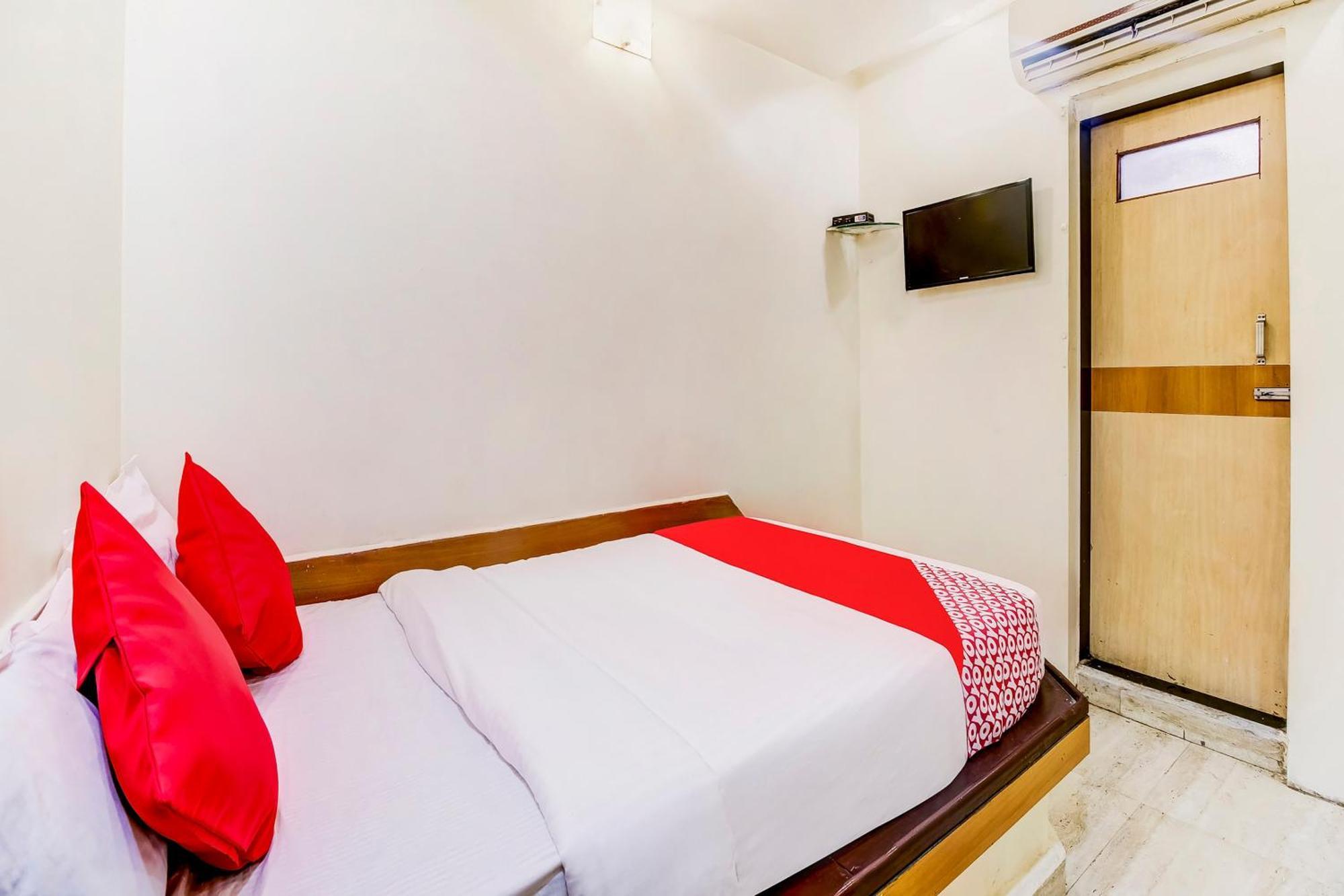 Super Oyo Hotel Dreamland 뭄바이 외부 사진