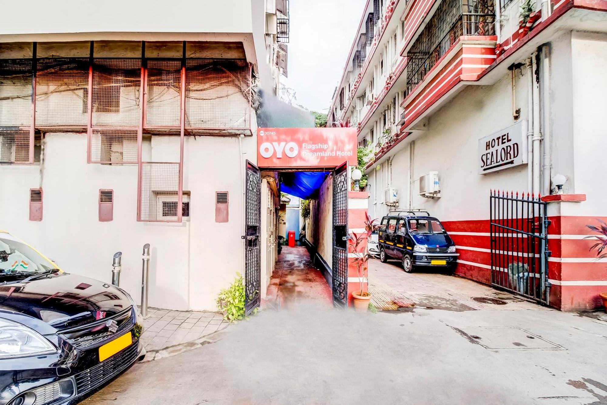 Super Oyo Hotel Dreamland 뭄바이 외부 사진