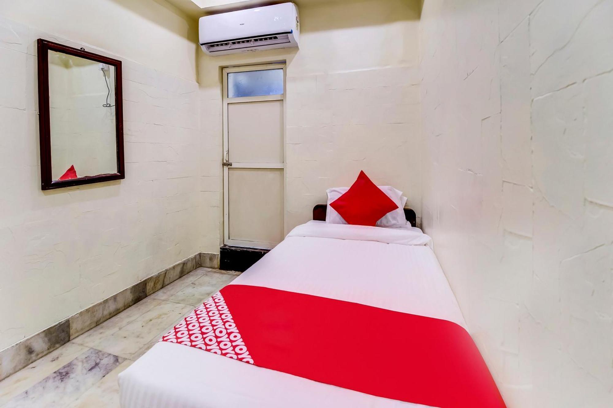 Super Oyo Hotel Dreamland 뭄바이 외부 사진