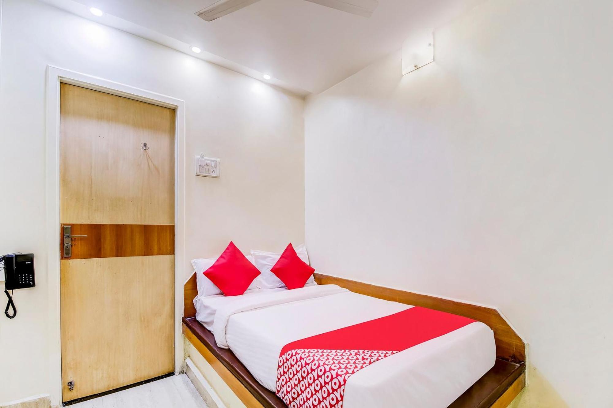 Super Oyo Hotel Dreamland 뭄바이 외부 사진