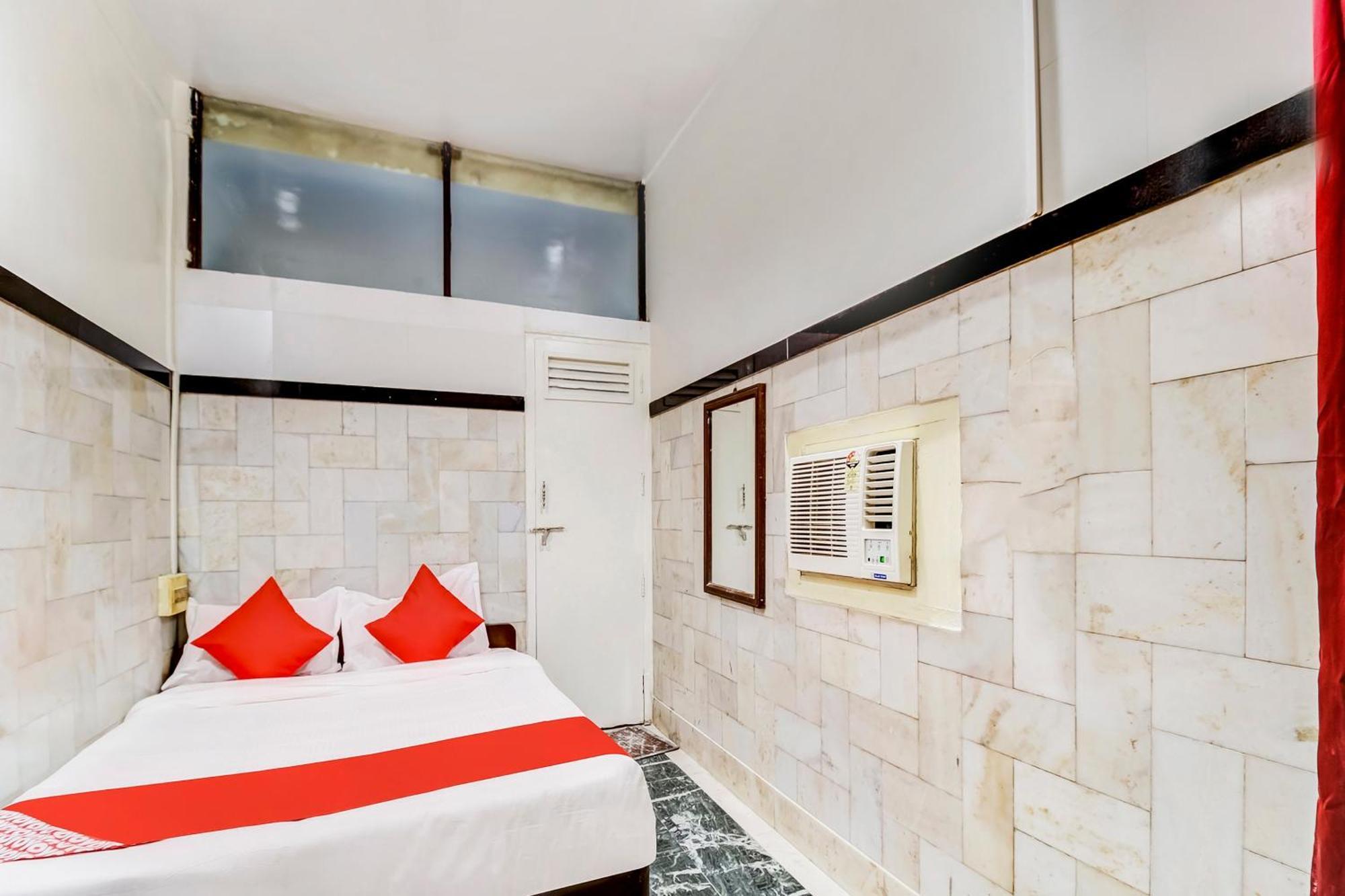 Super Oyo Hotel Dreamland 뭄바이 외부 사진