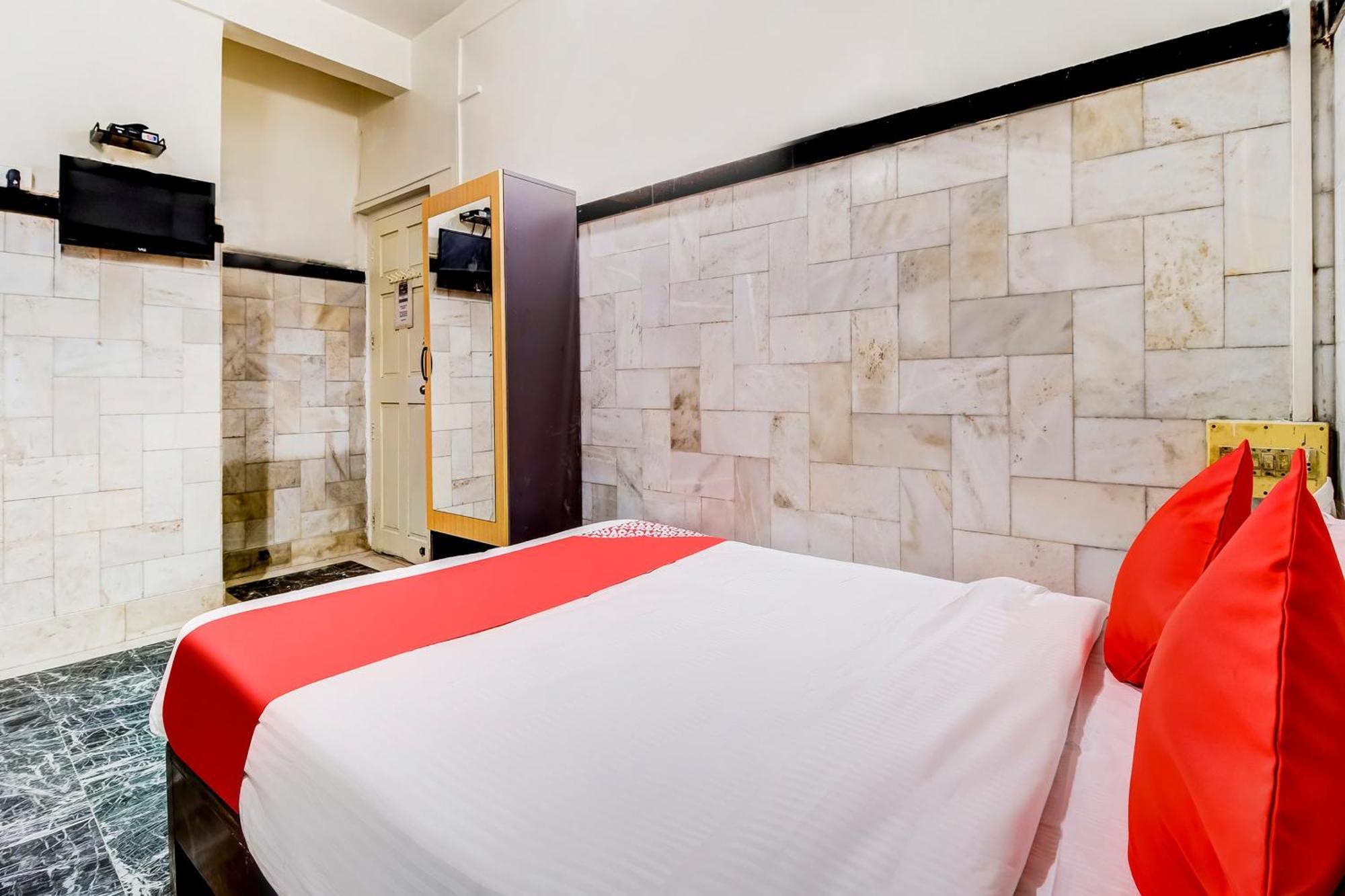 Super Oyo Hotel Dreamland 뭄바이 외부 사진
